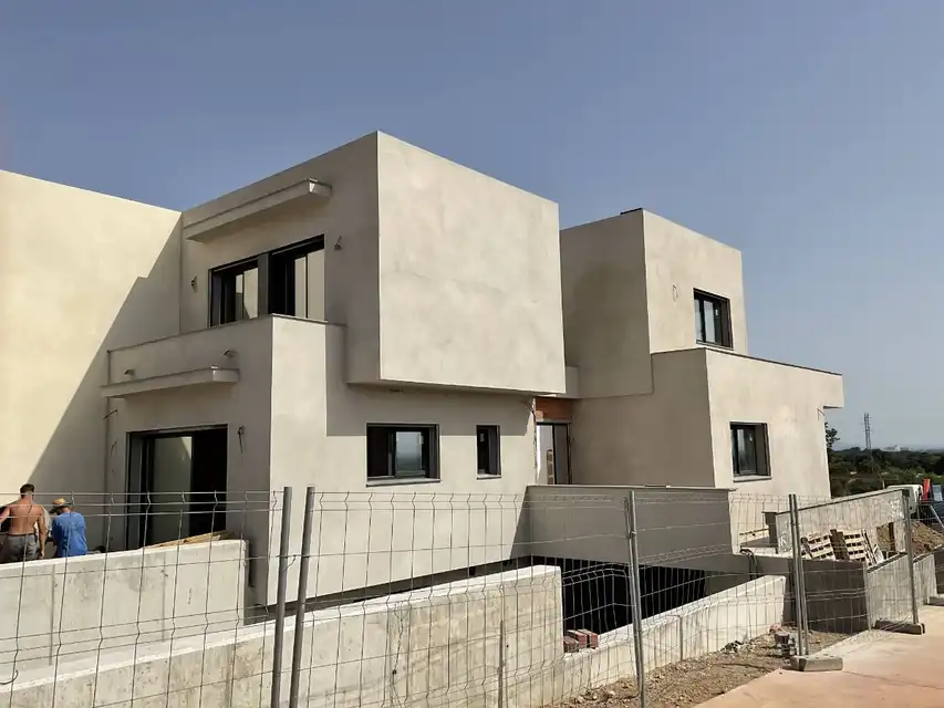 Casa nueva en Palau Saverdera
